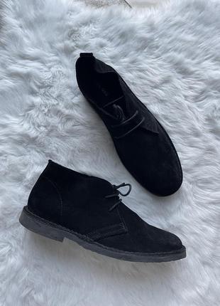 Мужские замшевые ботинки pier one suede desert boots in black