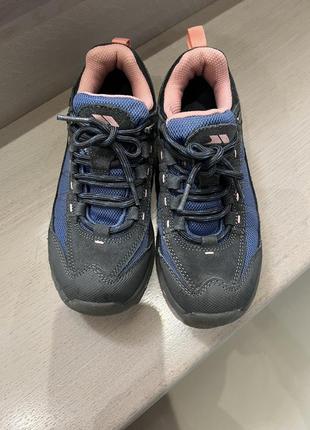 Кроссовки детские 2