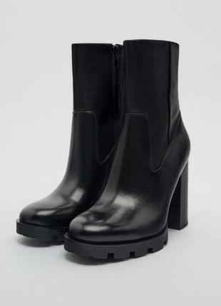 Шкіряні ботильйони zara на високих підборах, чорного кольору