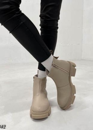 Женские зимние ботинки, беж, натуральная кожа8 фото