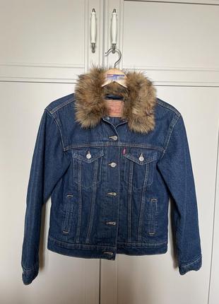 Жіноча утеплена джинсовка levis (s розмір, оригінал)