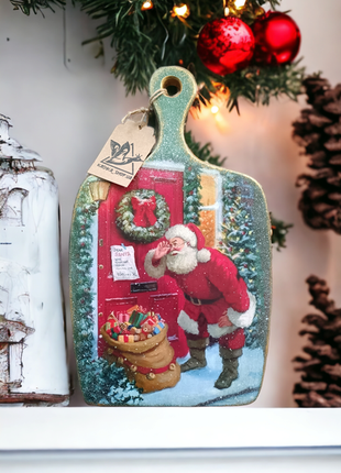 Санта на порозі