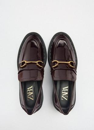 Классические лоферы zara, бордового цвета