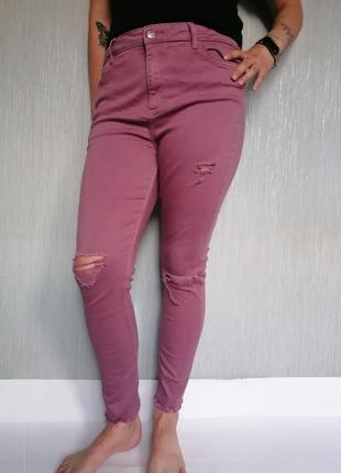 Чудові рожеві джинси з необробленими краями2 фото