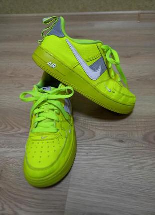 Оригинальные кроссовки nike air force 1 utility volt 23 фото