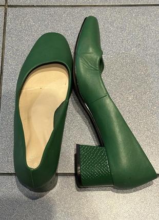 Зелені туфлі розмір 40