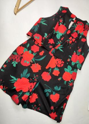Комбинезон женский шортами черного цвета в красный цветочный принт от бренда boohoo s m3 фото