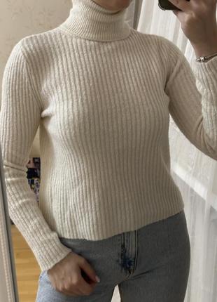 Молочный молочний свитер светр1 фото