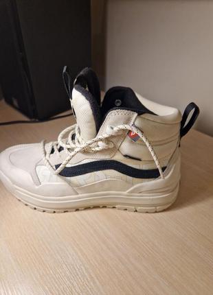 Ботинки кроссовки