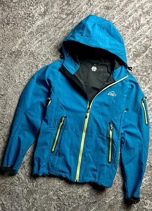 Женская трекинговая лыжная куртка софтшел mckinley