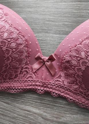 Красивый бюстгальтер hunkemoller