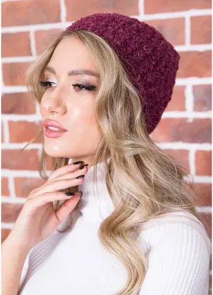 Осінньо-зимова жіноча шапка, темно-пудрового кольору1 фото