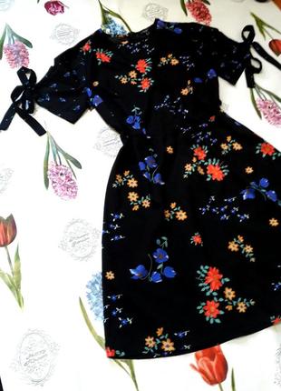 Чорне плаття в квітковий принт з зав'язками на рукавах від new look6 фото