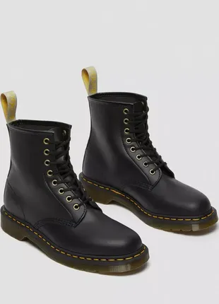 Ботинки сапоги dr. martens vegan 1460 felix lace up boots унисекс черные8 фото