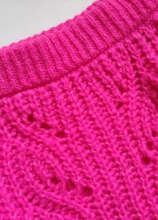 Теплий розовий светр з відкритими плечима5 фото