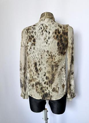 Шелковая блуза высокая горловина шелк бежевая леопардовая анималистичный принт длинный рукав шифон2 фото