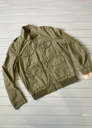 Куртка ветровка