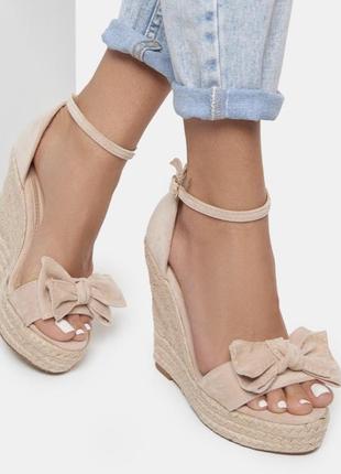 Бежеві еспадрильі cala