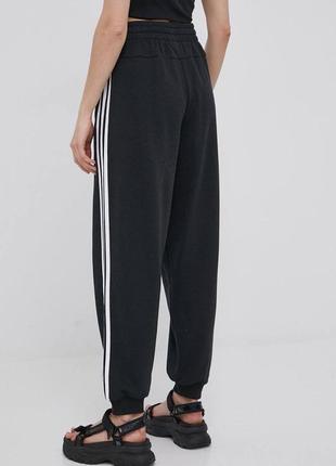 Adidas штаны спортивные джоггеры спортивные штаны essentials studio lounge 3-stripes hd4306 черный loose fit2 фото