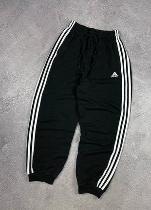 Adidas штаны спортивные джоггеры спортивные штаны essentials studio lounge 3-stripes hd4306 черный loose fit3 фото