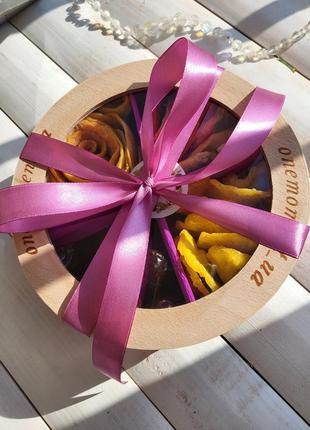 Подарункова коробка, набір "валерія" із сухофруктами без цукру, 640грам4 фото