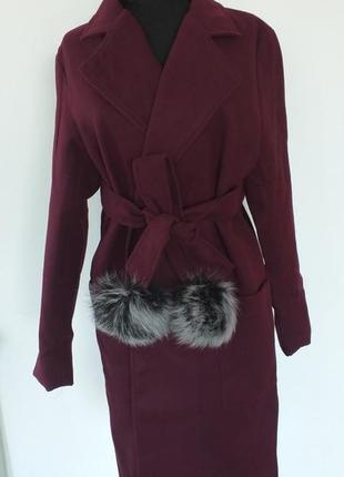 Бордовое пальто с поясом2 фото