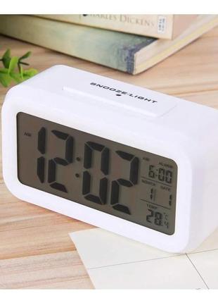 Настольные часы с будильником, градусником, подсветкой, календарем2 фото