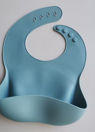 Детский силиконовый слюнявчик с карманом