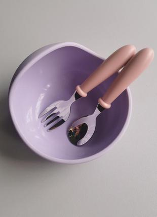 Силіконова дитяча глибока тарілка на присоску з ложкою і вилкою фіолетова