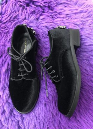 Новые туфли со стразами 35 размер (22 - 22.5 см)