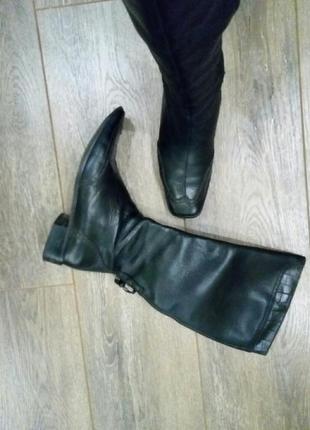 Max mara черные деми кожаные сапоги низкий каблук2 фото