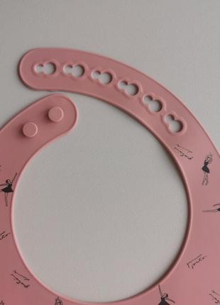 Детский слюнявчик силиконовый с карманом