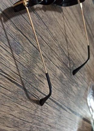 Сонцезахисні окуляри