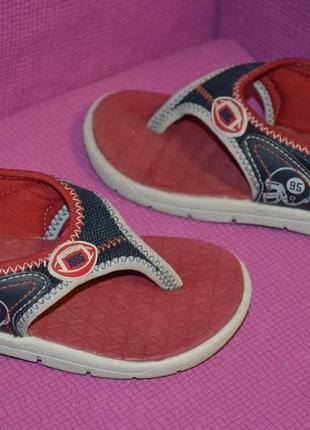 Не весомые босоножки вьетнамки