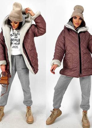 Женская зимняя стеганая двусторонняя куртка из плащевки и меха размер oversize  42-485 фото