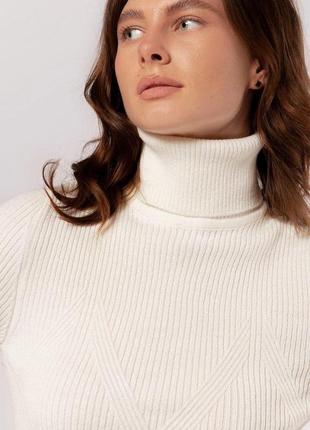 Теплый длинный вязанный свитер женский с воротом молочного цвета. модель sw9275 фото