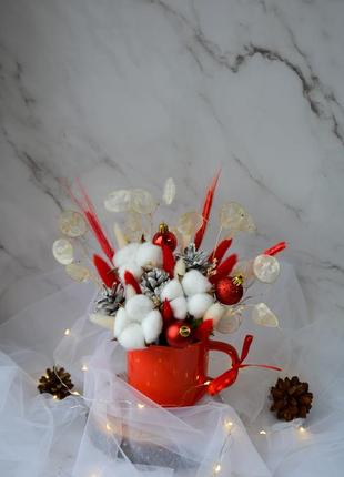 Новогодняя композиция из сухоцветов