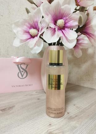 Парфумований зволожуючий спрей victorias secret з шимером bare vanilla