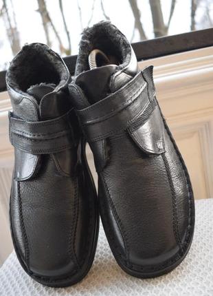 Шкіряні зимові черевики напівчоботи на липучці soft walk р. 42 27 см2 фото