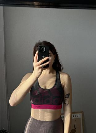 Adidas топ спортивный для спорта адидас с большим лого логотипом