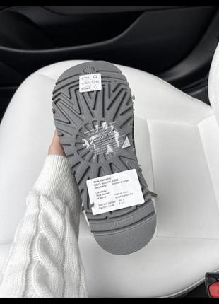 Ugg mini grey lacquer 2 zip4 фото