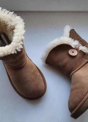 Оригинальные полностью натуральные детские 
ugg