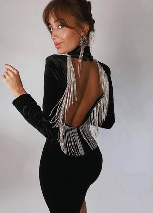 Женское бархатное платье с открытой спиной с бахромой1 фото
