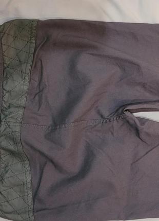 Брюки стрейчевые серого цвета с молниями s р.2 фото