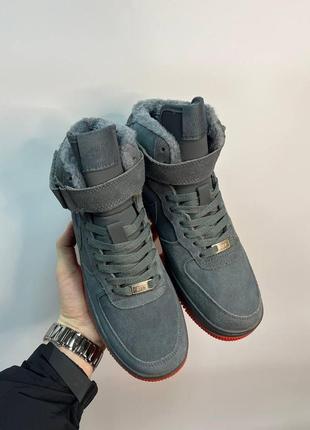 Мужские зимние кроссовки nike air force 1 серые с красным с мехом замшевые до -21*с найк аир форс (b)3 фото