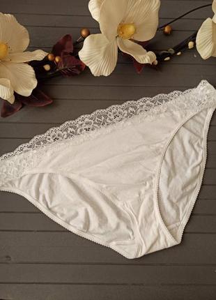 Хлопковые трусики с широким кружевом