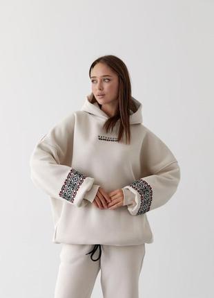 Теплое худи oversize с вышивкой патриотическое