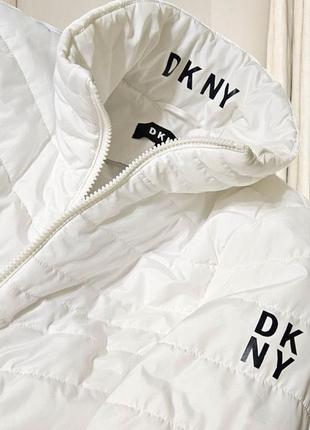 Демисезонная утепленная белая куртка dkny5 фото