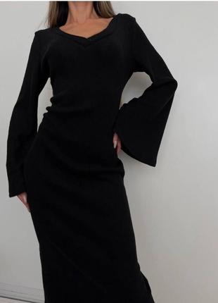Платье из ангоры макси с удлиненными клеш рукавами приталено длинная стильная теплая базовая черная серая бежевая платья по фигуре8 фото