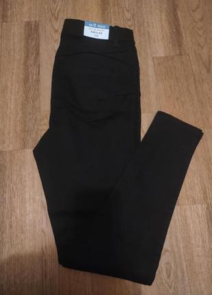 Базовые черные джеггинсы с моделирующим корректирующим эффектом эластичные штаны lift&shape эффект8 фото